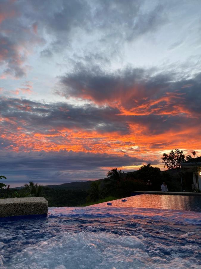 Villa Mountainview Guesthouse Dimiao Bagian luar foto