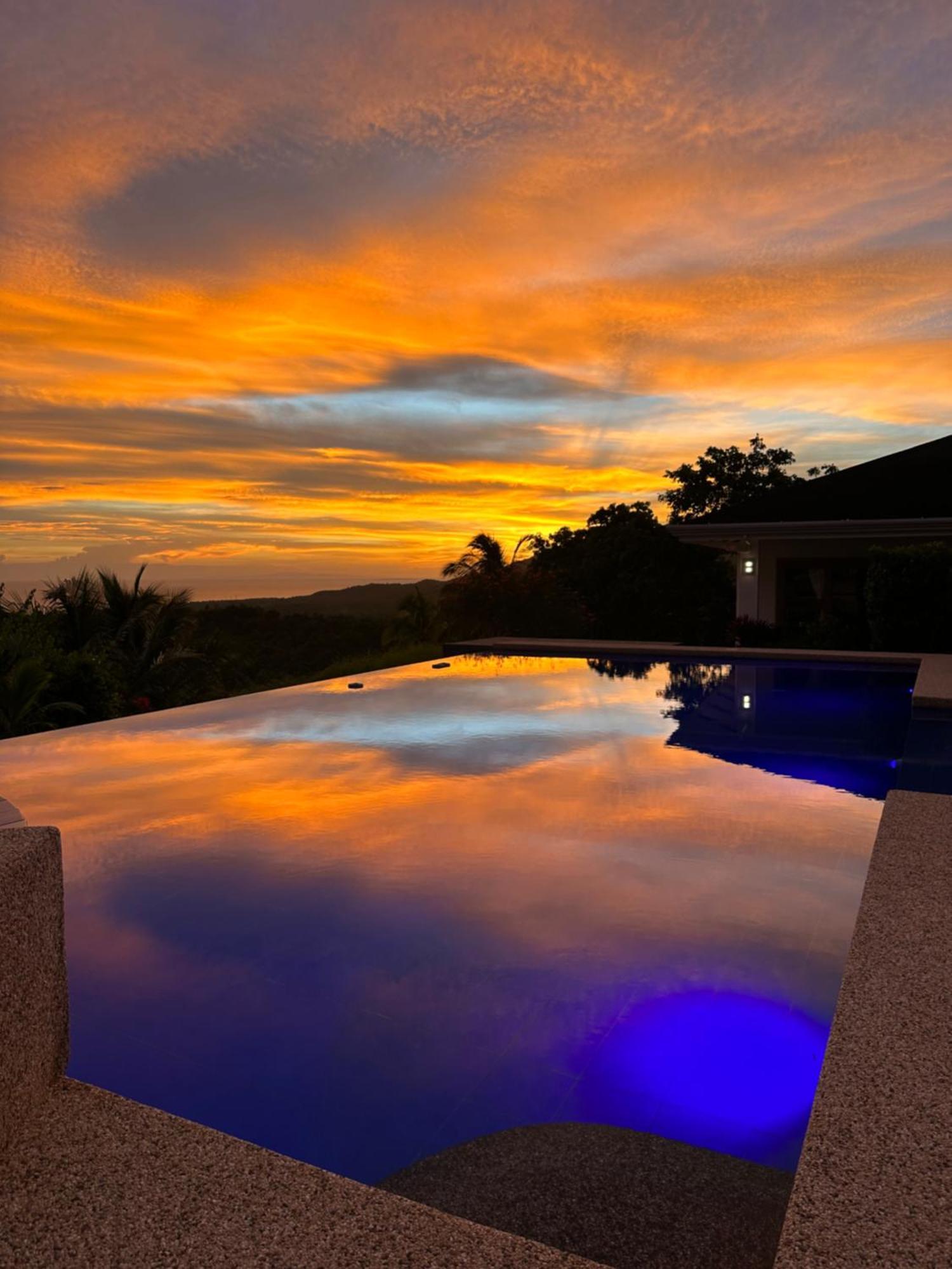 Villa Mountainview Guesthouse Dimiao Bagian luar foto